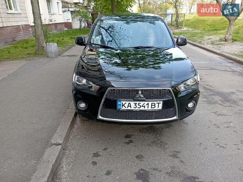 Mitsubishi Outlander 2011