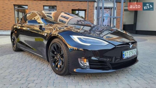 Tesla Model S 2016