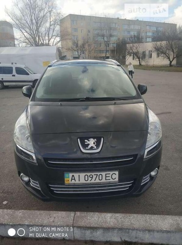 Peugeot 5008 2011