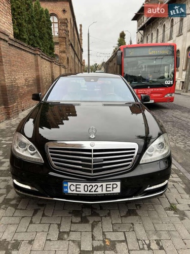 Mercedes-Benz S-Class 2010