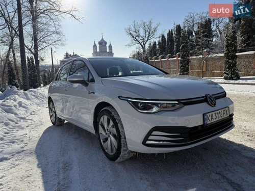 Volkswagen Golf 2021