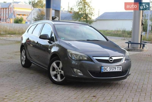 Opel Astra 2011