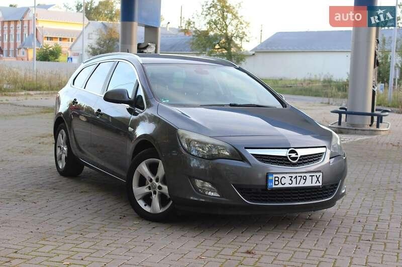 Opel Astra 2011