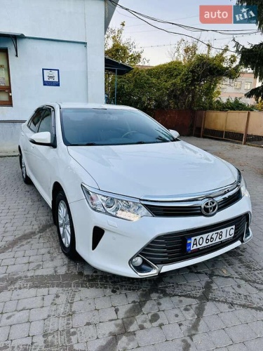 Toyota Camry 2017