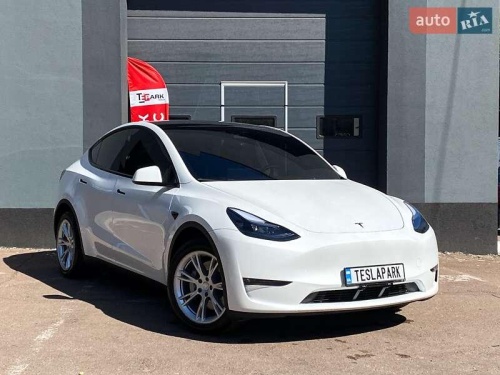 Tesla Model Y 2023
