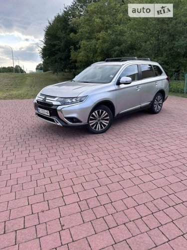 Mitsubishi Outlander 2019