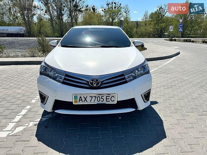 Toyota Corolla 2015