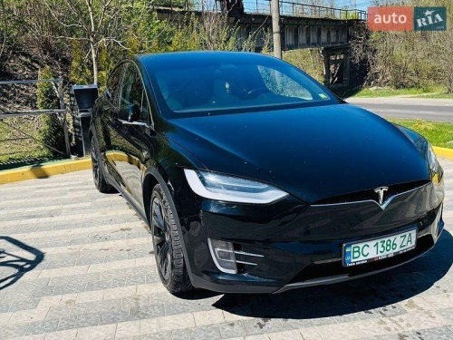 Tesla Model X 2019