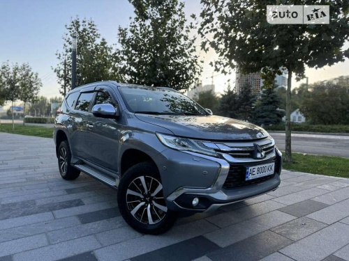 Mitsubishi Pajero Sport 2016