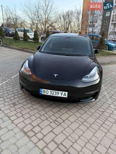 Tesla Model 3 2022