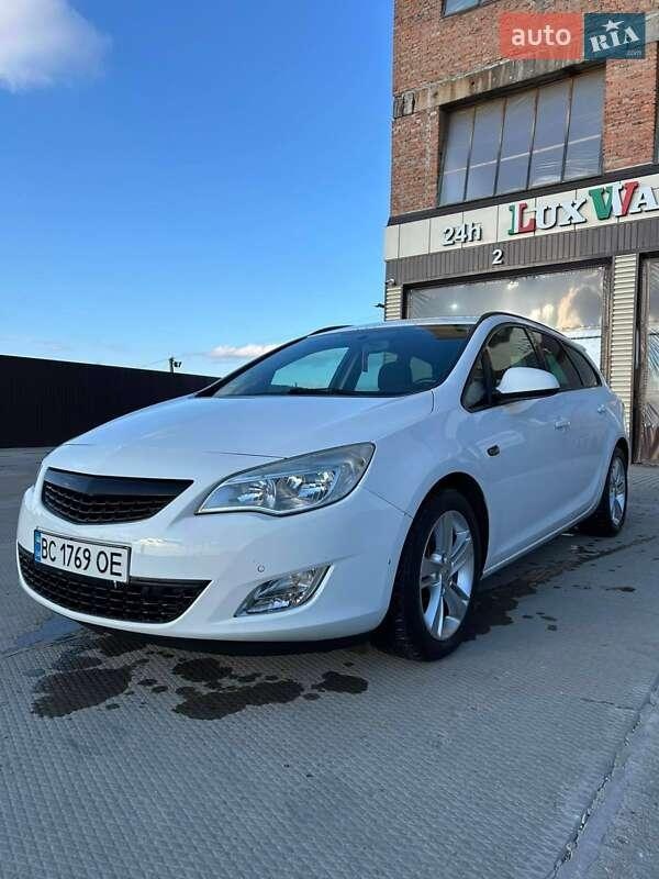 Opel Astra 2011