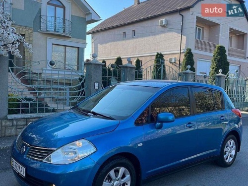 Nissan TIIDA 2008
