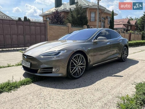 Tesla Model S 2016