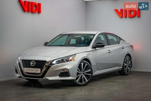 Nissan Altima 2021