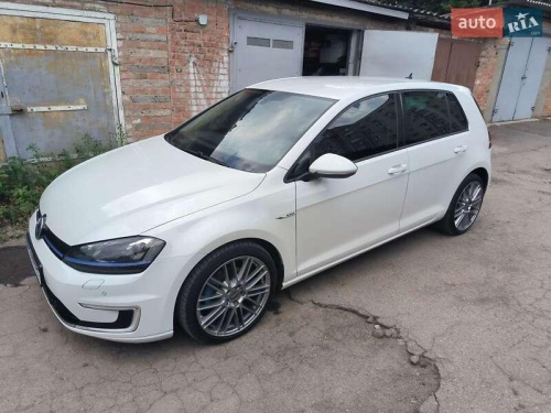 Volkswagen e-Golf 2016