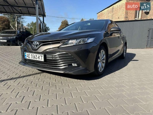 Toyota Camry 2019
