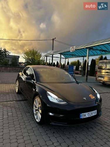 Tesla Model 3 2018