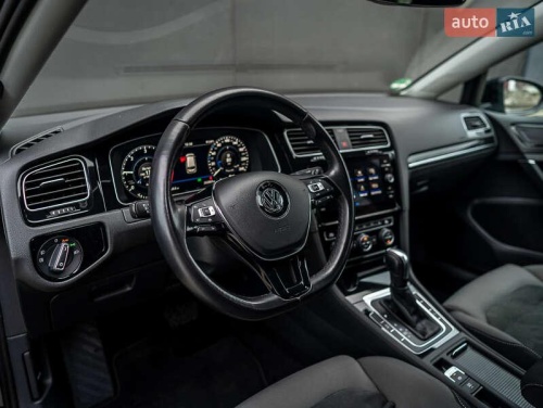 Volkswagen Golf 2020