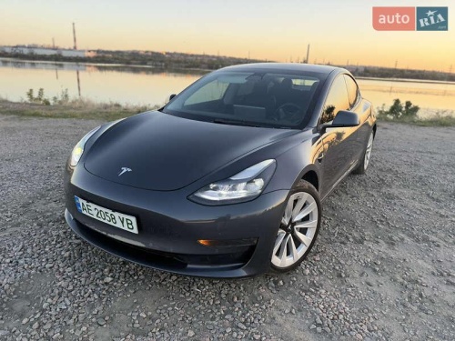Tesla Model 3 2022