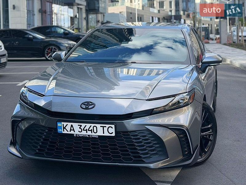 Toyota Camry 2024