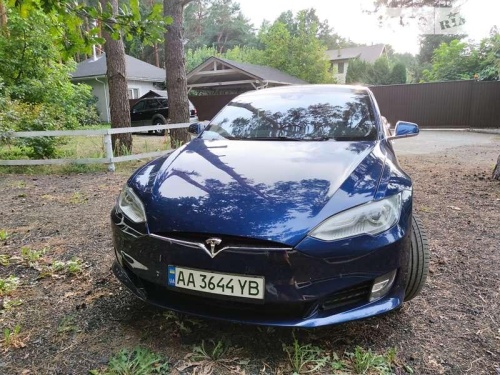 Tesla Model S 2015