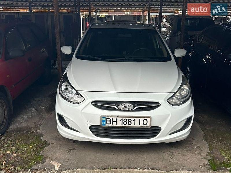 Hyundai Accent 2014