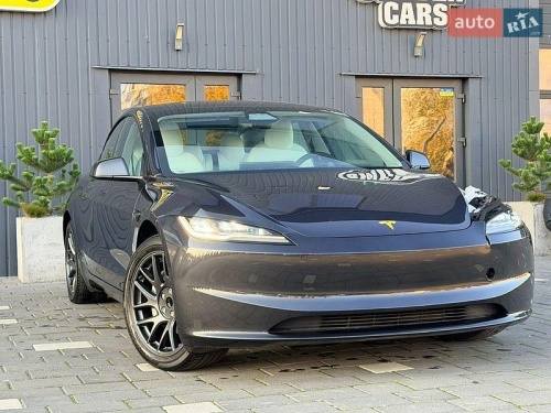 Tesla Model 3 2024