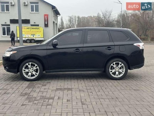 Mitsubishi Outlander 2013