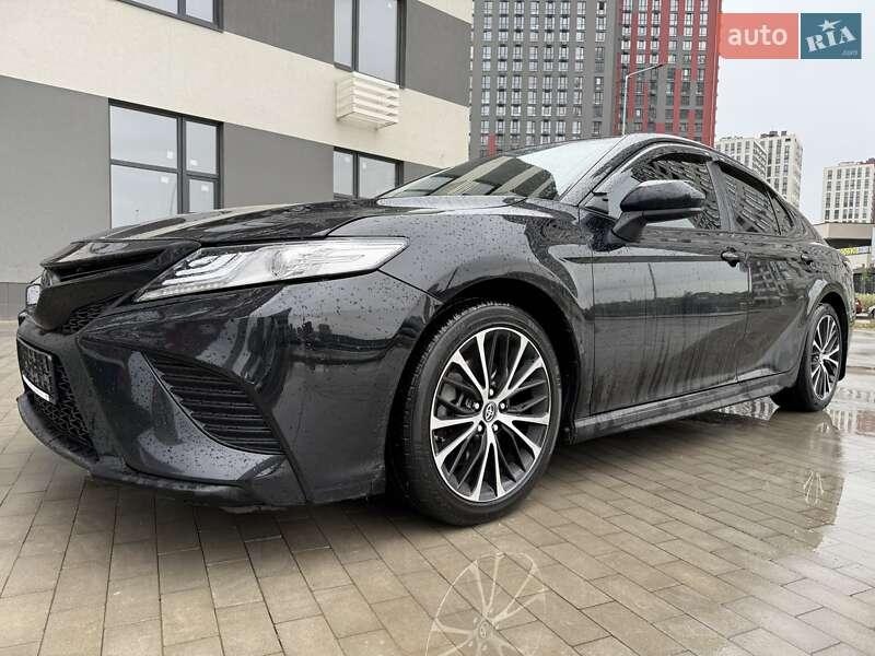 Toyota Camry 2020