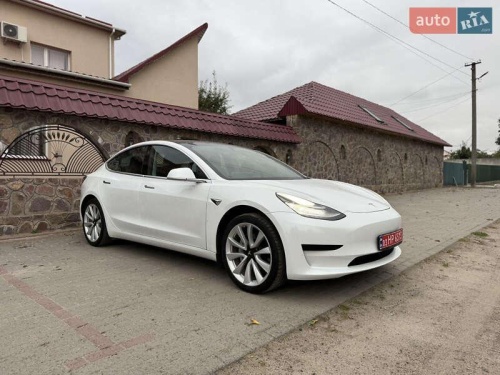 Tesla Model 3 2020