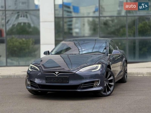 Tesla Model S 2018