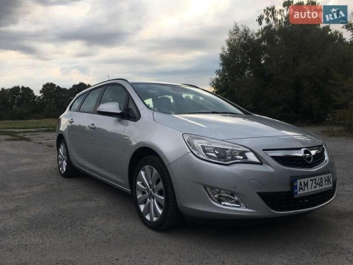 Opel Astra 2011