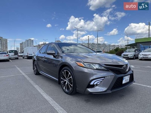 Toyota Camry 2018