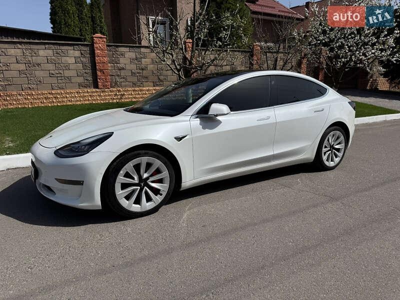 Tesla Model 3 2020