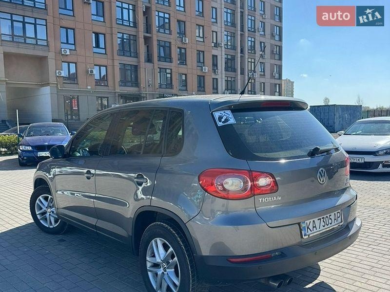 Volkswagen Tiguan 2011