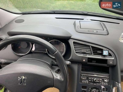 Peugeot 3008 2011