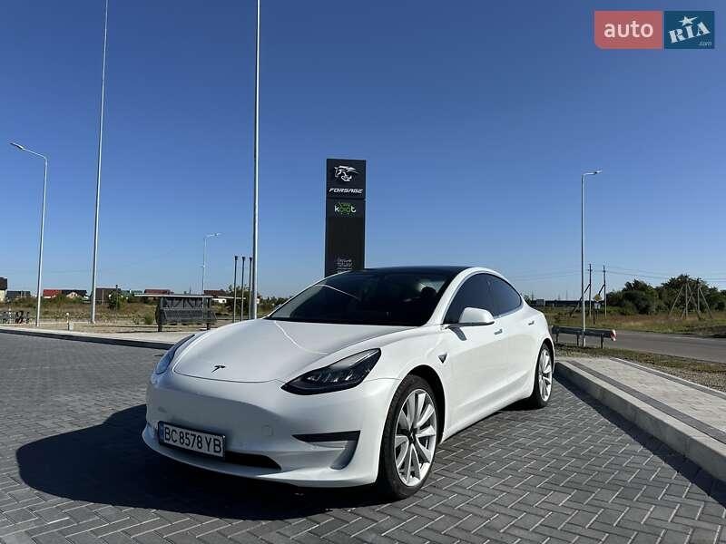 Tesla Model 3 2020