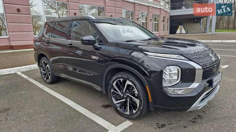 Mitsubishi Outlander 2023