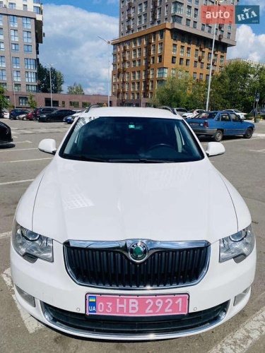 Skoda Superb 2012