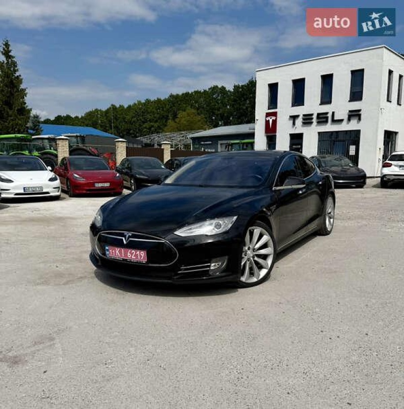 Tesla Model S 2014