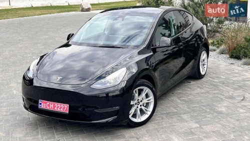 Tesla Model Y 2023