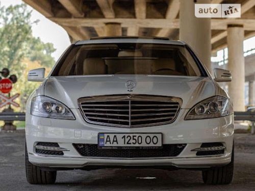 Mercedes-Benz S-Class 2011