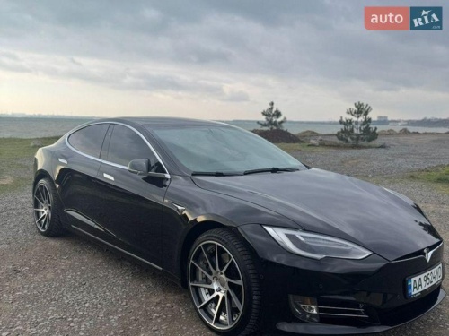 Tesla Model S 2018