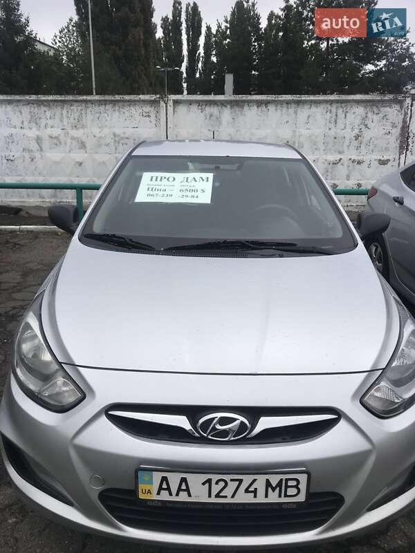 Hyundai Accent 2012