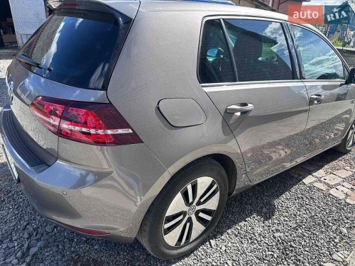 Volkswagen e-Golf 2016