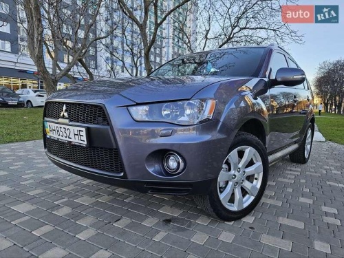 Mitsubishi Outlander XL 2010