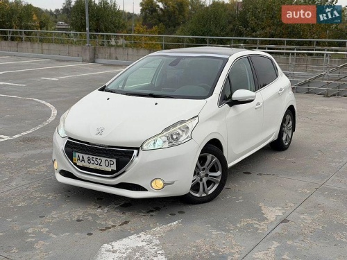 Peugeot 208 2014