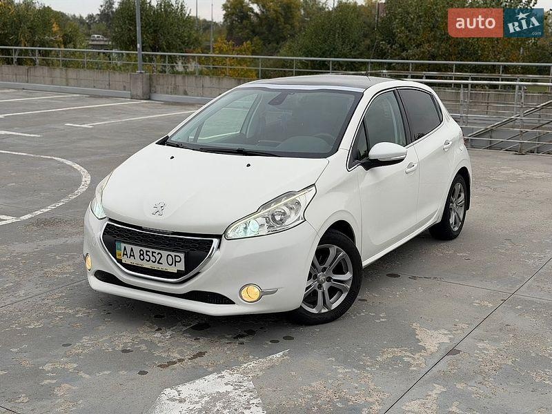 Peugeot 208 2014