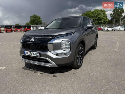 Mitsubishi Outlander 2023