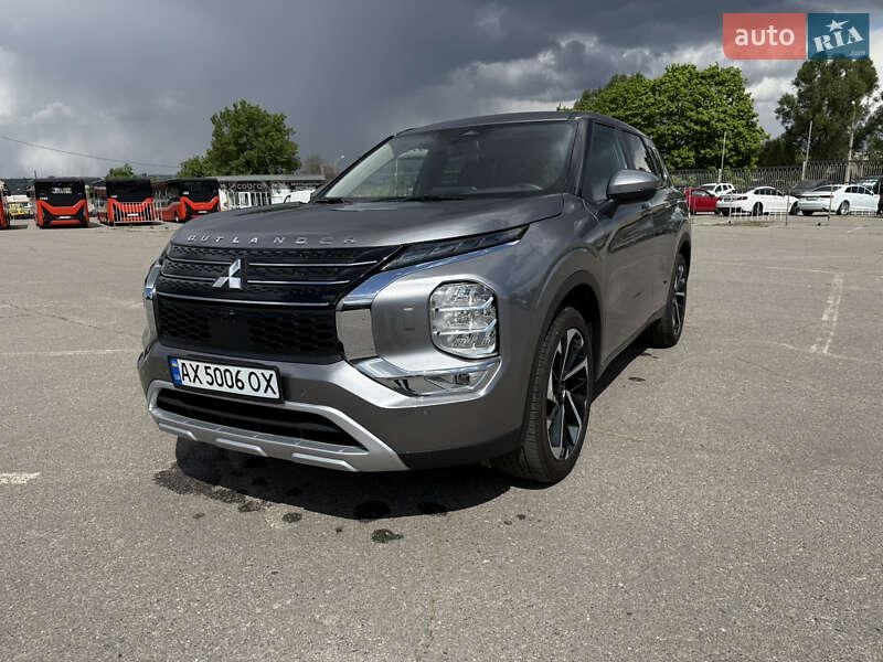Mitsubishi Outlander 2023